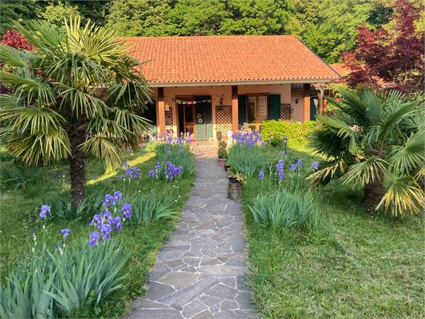 Brunate: villa indipendente con giardino privato